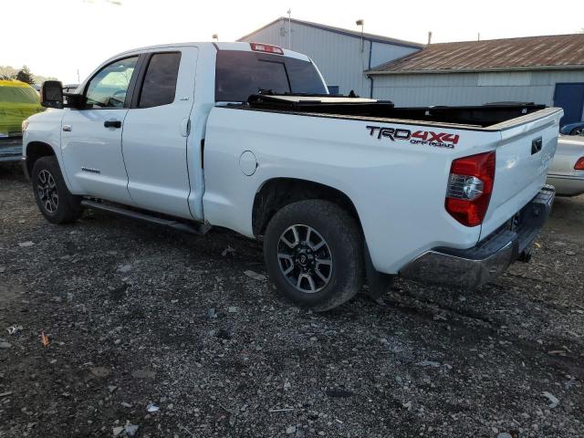 5TFUW5F14GX534407 - 2016 TOYOTA TUNDRA DOUBLE CAB SR/SR5 WHITE photo 2