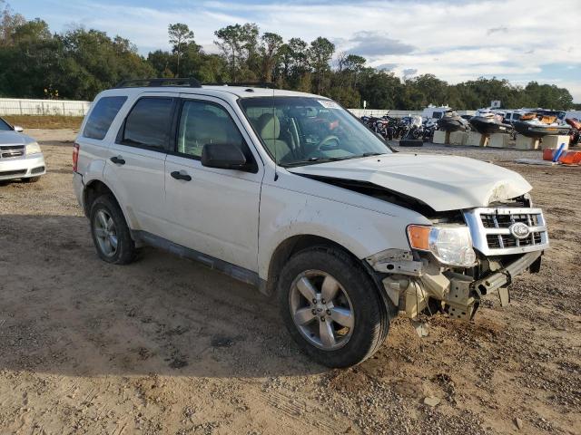 1FMCU9DG3BKA56336 - 2011 FORD ESCAPE XLT WHITE photo 4