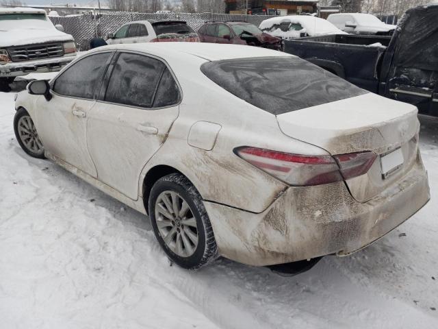 4T1B11HK0JU614117 - 2018 TOYOTA CAMRY L WHITE photo 2