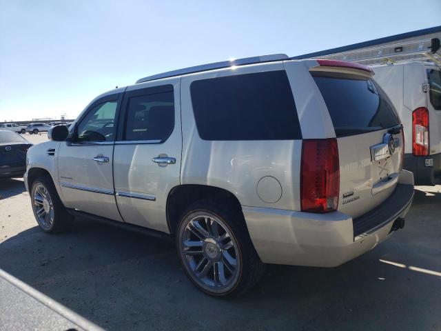 1GYS3DEF8BR365474 - 2011 CADILLAC ESCALADE PLATINUM WHITE photo 2