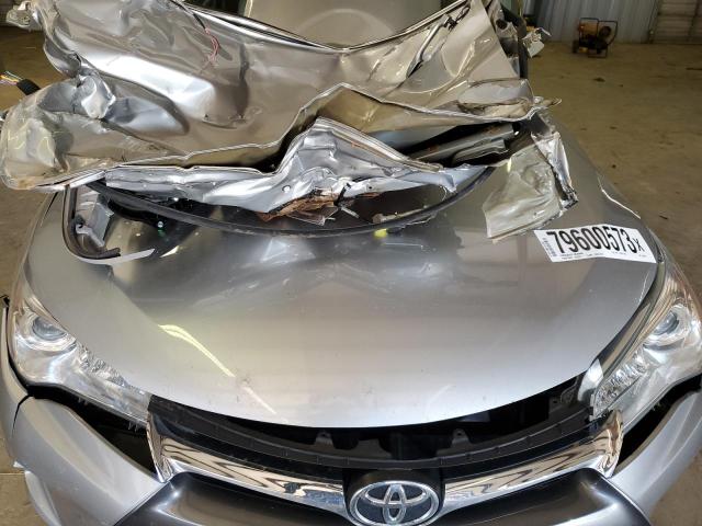 4T4BF1FK1FR481059 - 2015 TOYOTA CAMRY LE SILVER photo 11