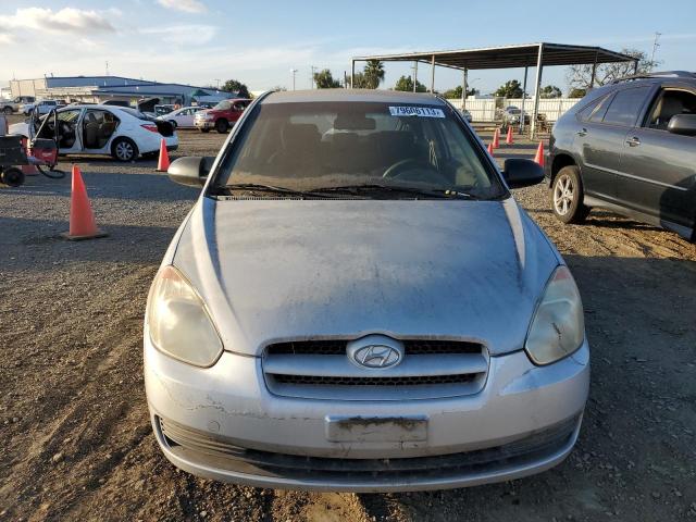 KMHCM36C69U110282 - 2009 HYUNDAI ACCENT GS SILVER photo 5