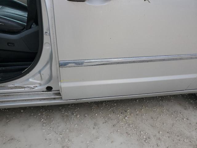 2A4RR8DG1BR758256 - 2011 CHRYSLER TOWN & COU TOURING L SILVER photo 13