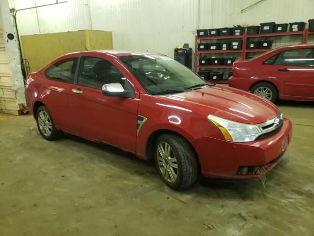 1FAHP33N38W103774 - 2008 FORD FOCUS SE RED photo 4