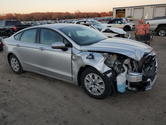 3FA6P0G79KR246823 - 2019 FORD FUSION S GRAY photo 4