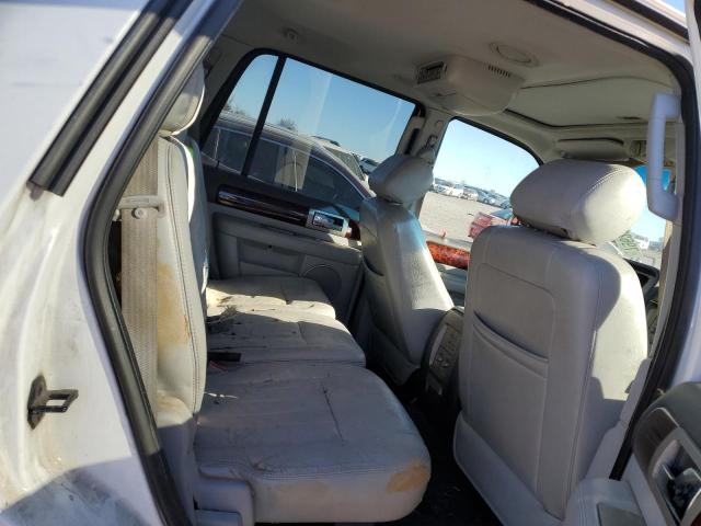 5LMFU28R14LJ37779 - 2004 LINCOLN NAVIGATOR WHITE photo 10