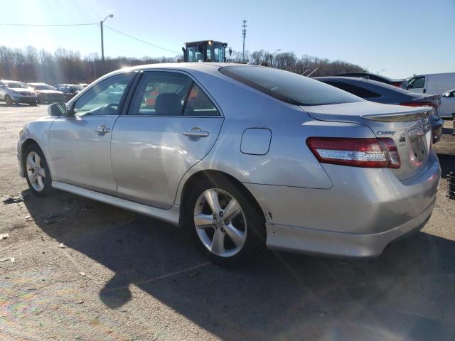 4T1BF3EK8BU173274 - 2011 TOYOTA CAMRY BASE SILVER photo 2