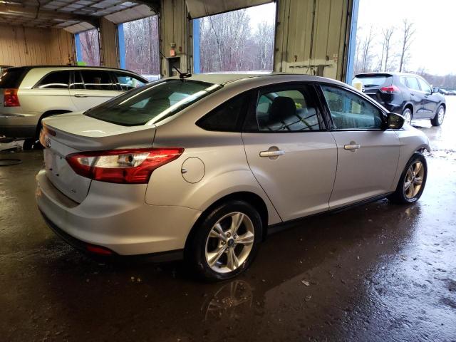 1FAHP3F29CL459996 - 2012 FORD FOCUS SE SILVER photo 3