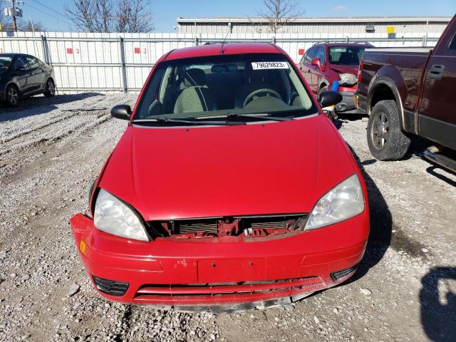 1FAFP34N65W291952 - 2005 FORD FOCUS ZX4 RED photo 5