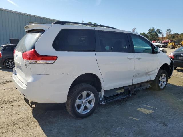 5TDKK3DC4ES477723 - 2014 TOYOTA SIENNA LE WHITE photo 3