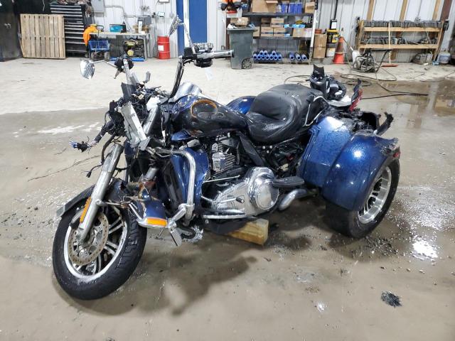 1HD1MAL14EB852364 - 2014 HARLEY-DAVIDSON FLHTCUTG TRI GLIDE ULTRA BLUE photo 2