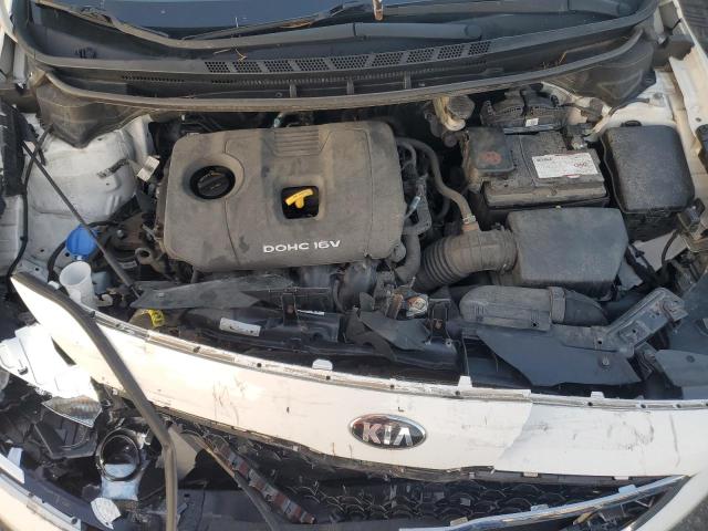 3KPFK4A70JE275447 - 2018 KIA FORTE LX WHITE photo 11