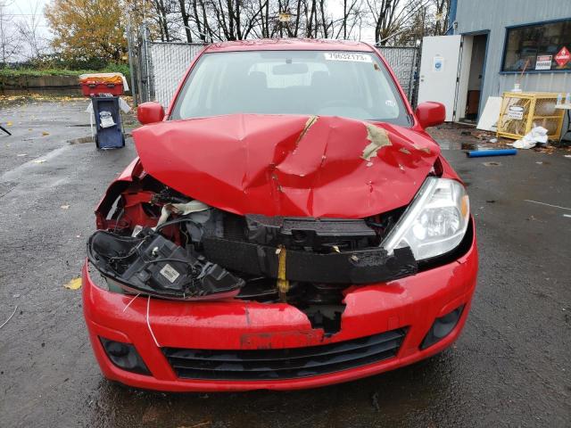 3N1BC1CP4BL452198 - 2011 NISSAN VERSA S RED photo 5