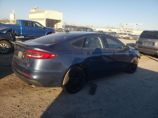 3FA6P0HDXKR233163 - 2019 FORD FUSION SE GRAY photo 3