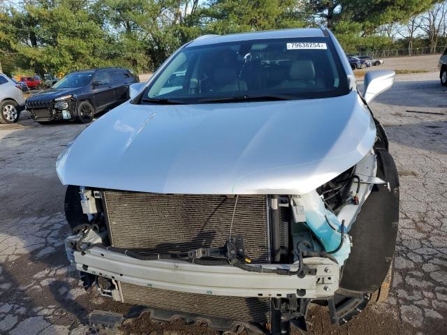 5GAERBKW1KJ188552 - 2019 BUICK ENCLAVE ESSENCE 银色 照片 5