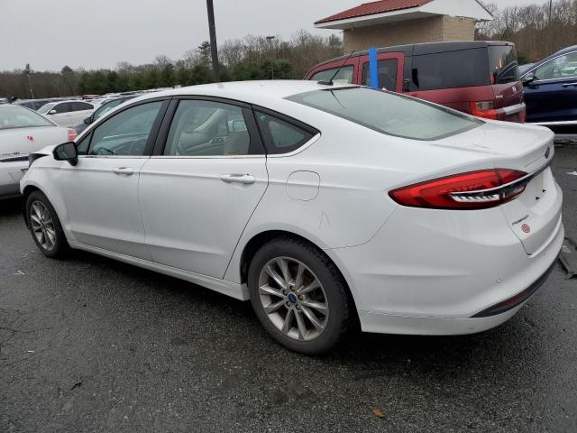 3FA6P0H71HR303412 - 2017 FORD FUSION SE WHITE photo 2