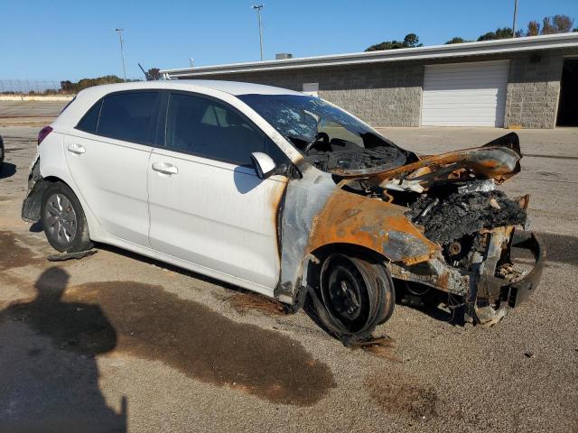 3KPA25AB3JE058849 - 2018 KIA RIO LX WHITE photo 4