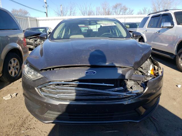 3FA6P0H72JR212526 - 2018 FORD FUSION SE GRAY photo 5