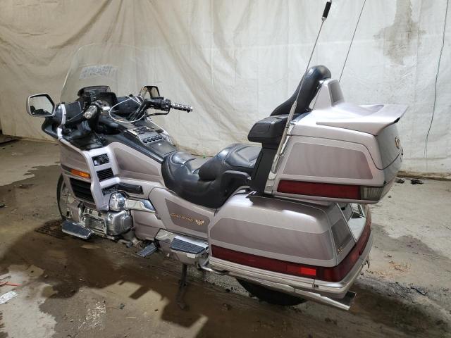 1HFSC2235XA100432 - 1999 HONDA GL1500 SE12 SILVER photo 3