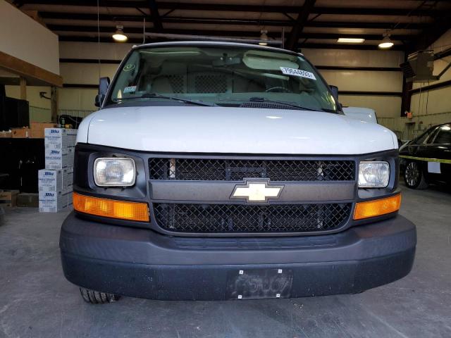 1GCWGAFF0H1224995 - 2017 CHEVROLET EXPRESS G2 WHITE photo 5