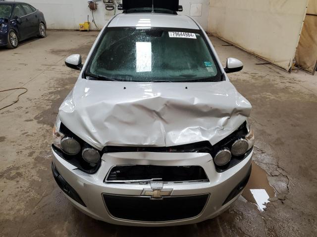 1G1JA6SH2C4118242 - 2012 CHEVROLET SONIC LS 银色 照片 5