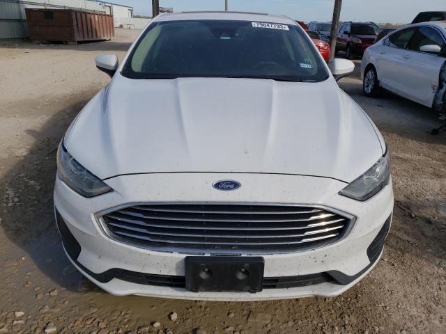 3FA6P0HDXKR132351 - 2019 FORD FUSION SE WHITE photo 5