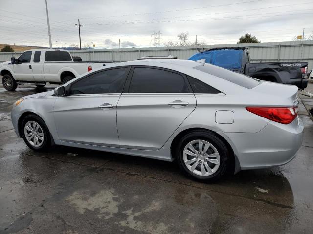 5NPEB4AC4DH522686 - 2013 HYUNDAI SONATA GLS SILVER photo 2