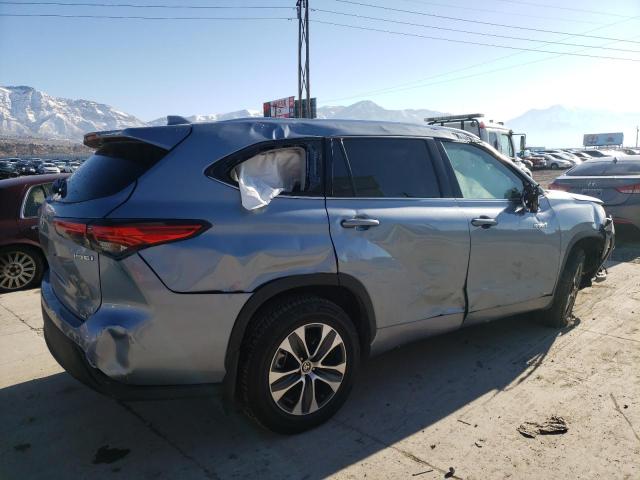 5TDHBRCH5MS056683 - 2021 TOYOTA HIGHLANDER HYBRID XLE BLUE photo 3