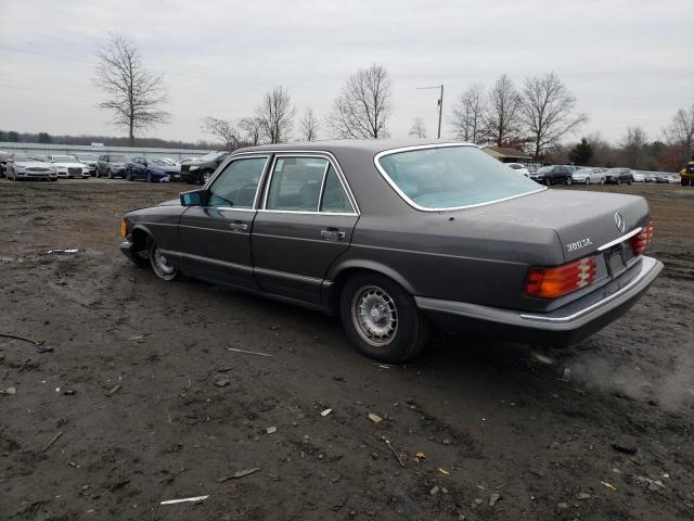 WDBCA32D9FA147527 - 1985 MERCEDES-BENZ 380 SE GRAY photo 2