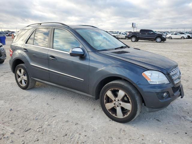 4JGBB8GB1AA605645 - 2010 MERCEDES-BENZ ML 350 4MATIC BLACK photo 4