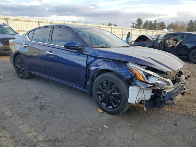 1N4BL4BV2KC179357 - 2019 NISSAN ALTIMA S BLUE photo 4