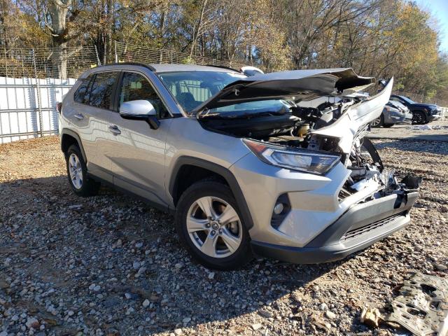 2T3W1RFV8LC074654 - 2020 TOYOTA RAV4 XLE SILVER photo 4