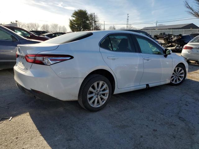 4T1B11HK4JU144853 - 2018 TOYOTA CAMRY L WHITE photo 3