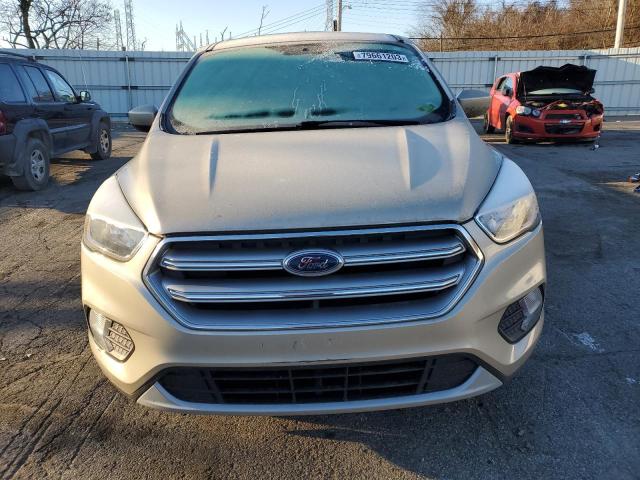 1FMCU9G97HUE68043 - 2017 FORD ESCAPE SE BEIGE photo 5