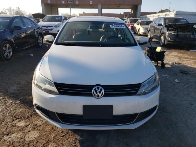 3VWBP7AJ1DM256720 - 2013 VOLKSWAGEN JETTA SE WHITE photo 5