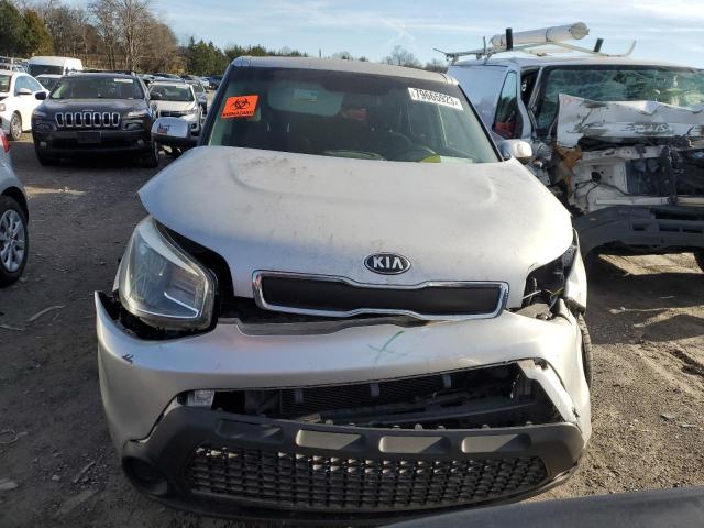 KNDJN2A26E7706129 - 2014 KIA SOUL SILVER photo 5