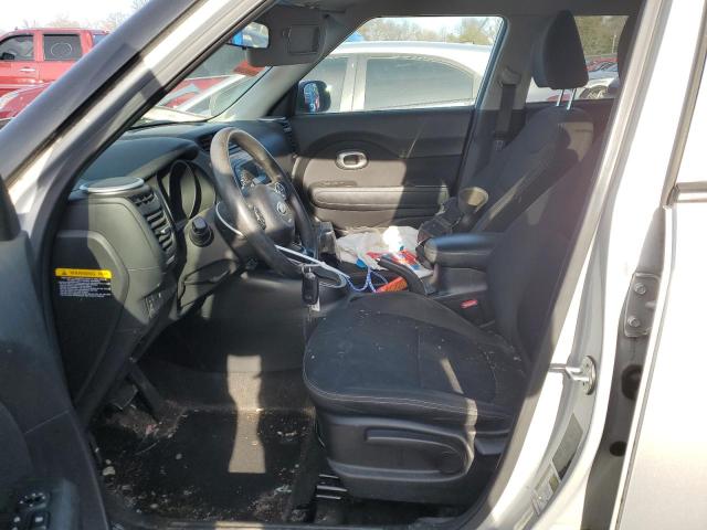 KNDJN2A26E7706129 - 2014 KIA SOUL SILVER photo 7