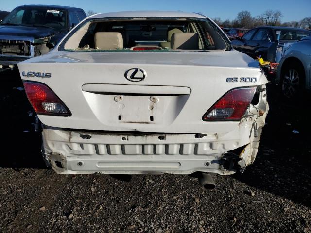 JTHBF30G725022748 - 2002 LEXUS ES 300 WHITE photo 6