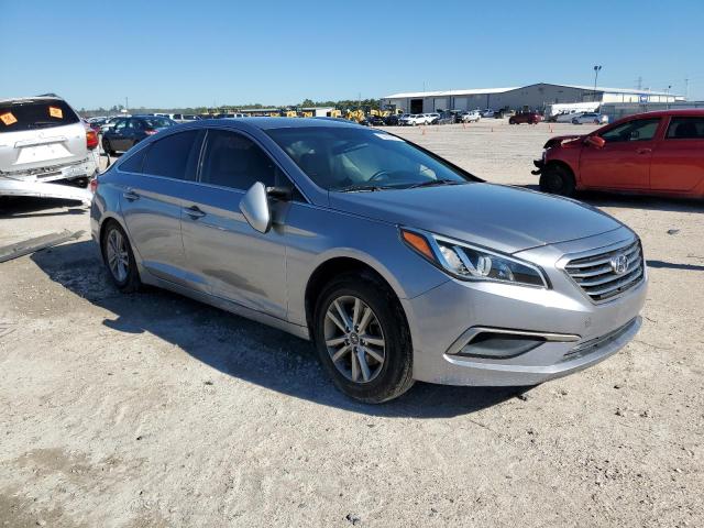 5NPE24AF0GH399063 - 2016 HYUNDAI SONATA SE SILVER photo 4