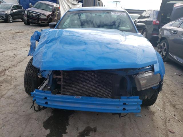 1ZVBP8AM5C5239830 - 2012 FORD MUSTANG BLUE photo 5
