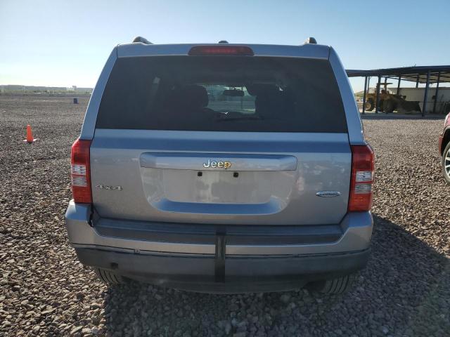 1C4NJRFB4GD637976 - 2016 JEEP PATRIOT LATITUDE SILVER photo 6