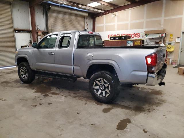 5TFRX5GN8JX106299 - 2018 TOYOTA TACOMA ACCESS CAB SILVER photo 2