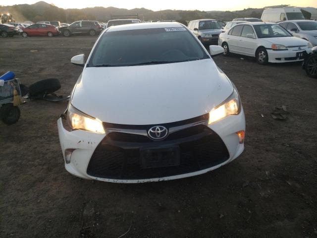 4T1BF1FK6HU683358 - 2017 TOYOTA CAMRY LE WHITE photo 5