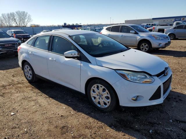 1FAHP3F29CL344217 - 2012 FORD FOCUS SE WHITE photo 4