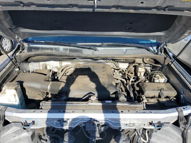 5TFRY5F17JX242063 - 2018 TOYOTA TUNDRA DOUBLE CAB SR/SR5 SILVER photo 11