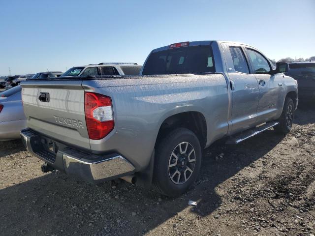 5TFRY5F17JX242063 - 2018 TOYOTA TUNDRA DOUBLE CAB SR/SR5 SILVER photo 3