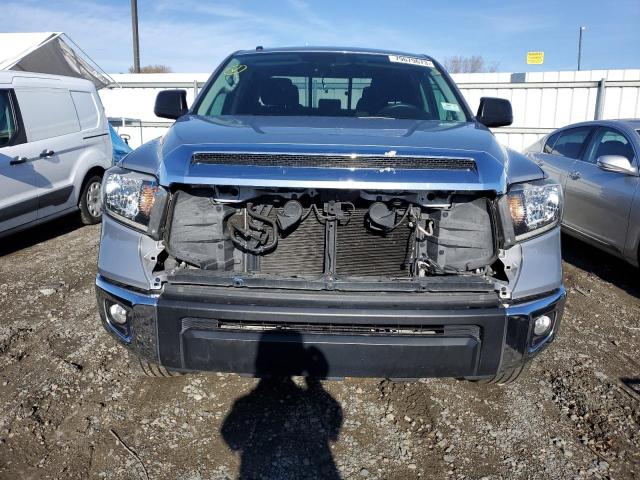 5TFRY5F17JX242063 - 2018 TOYOTA TUNDRA DOUBLE CAB SR/SR5 SILVER photo 5