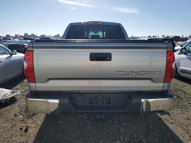 5TFRY5F17JX242063 - 2018 TOYOTA TUNDRA DOUBLE CAB SR/SR5 SILVER photo 6