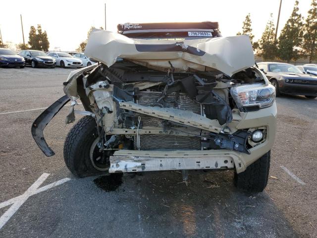 5TFCZ5ANXJX165413 - 2018 TOYOTA TACOMA DOUBLE CAB TAN photo 5