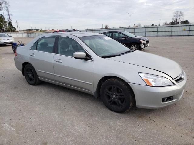 1HGCM56716A054611 - 2006 HONDA ACCORD EX SILVER photo 4